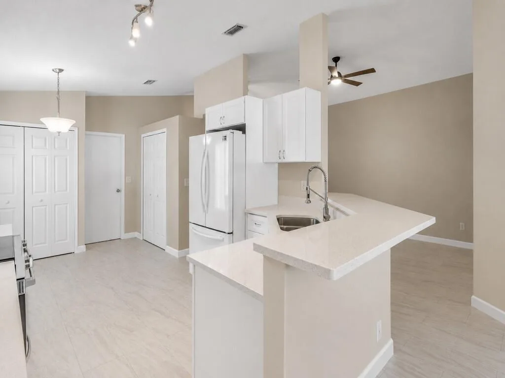 962 E 13th Square, Vero Beach, FL 32960 photo 5