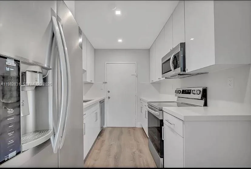 5401 Collins Ave # 411, Miami Beach, FL 33140 photo 4