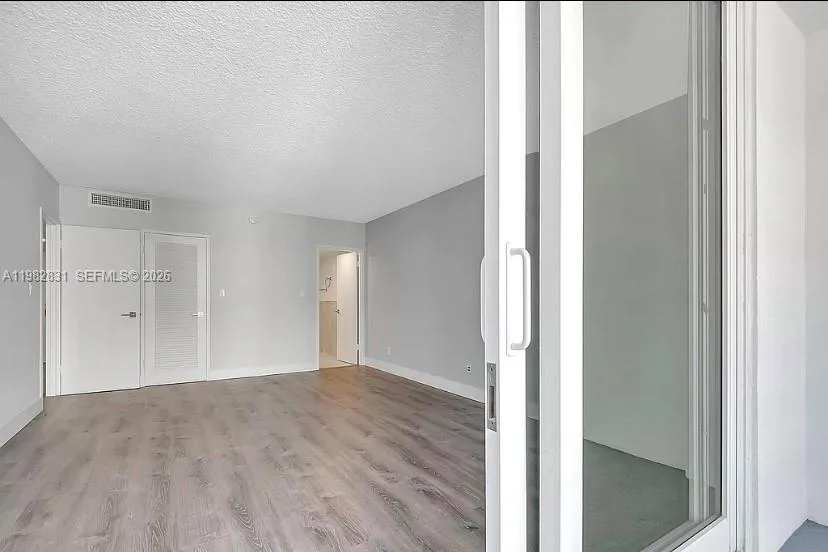 5401 Collins Ave # 411, Miami Beach, FL 33140 photo 6