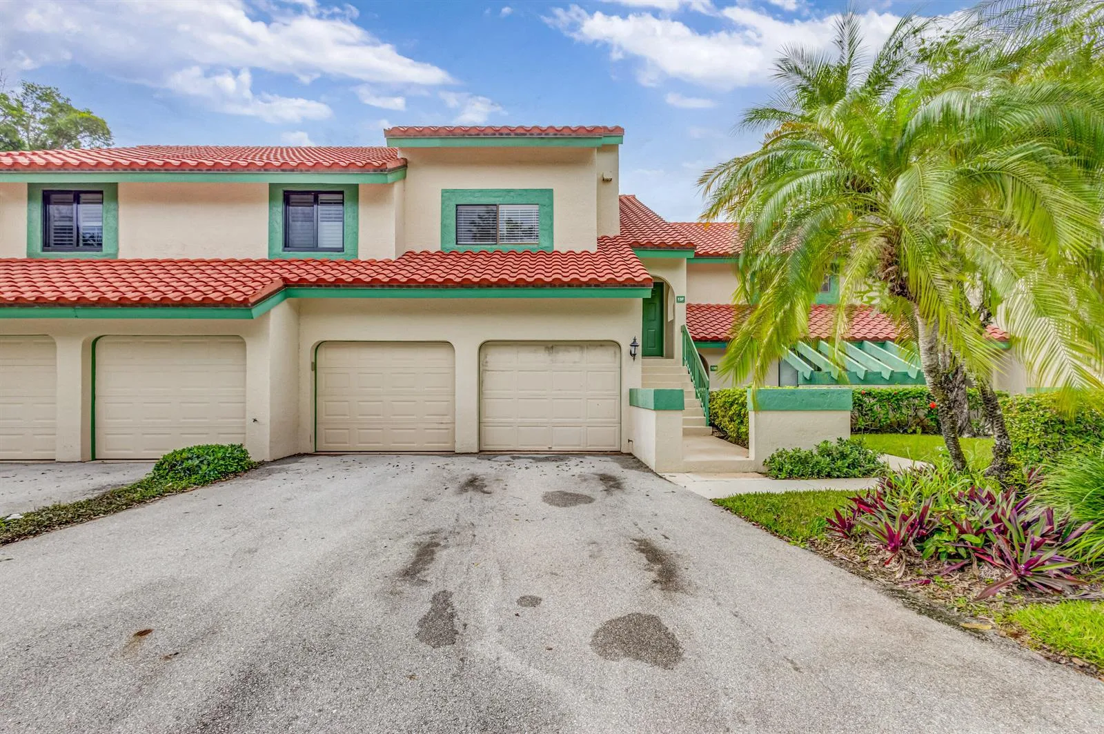 13 Lexington Lane E # F, Palm Beach Gardens, FL 33418