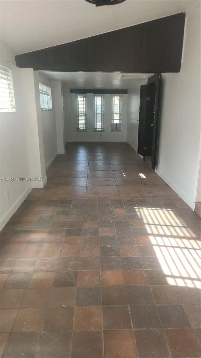 2174 NE 182nd St, North Miami Beach, FL 33162 photo 5