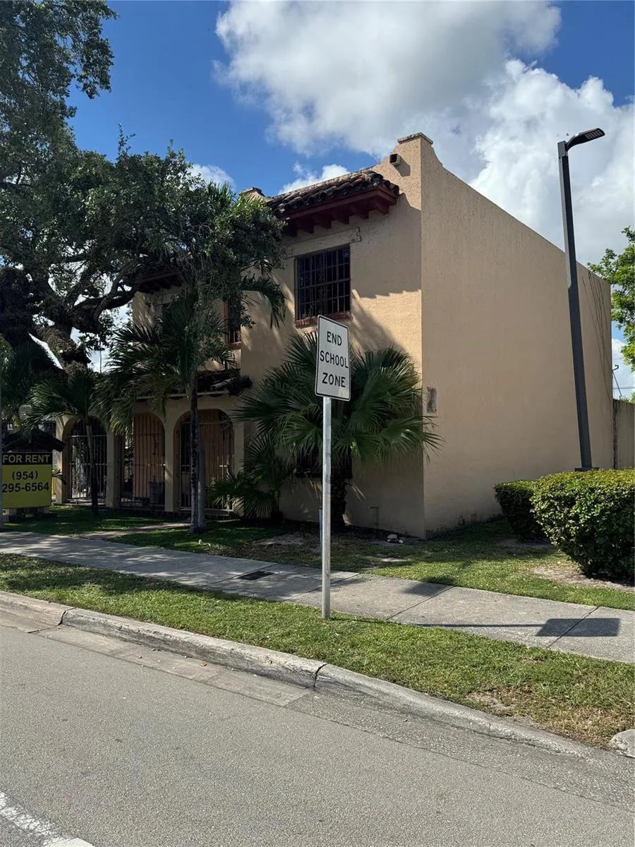 1527 NE 4th Avenue, Fort Lauderdale, FL 33304 photo 4