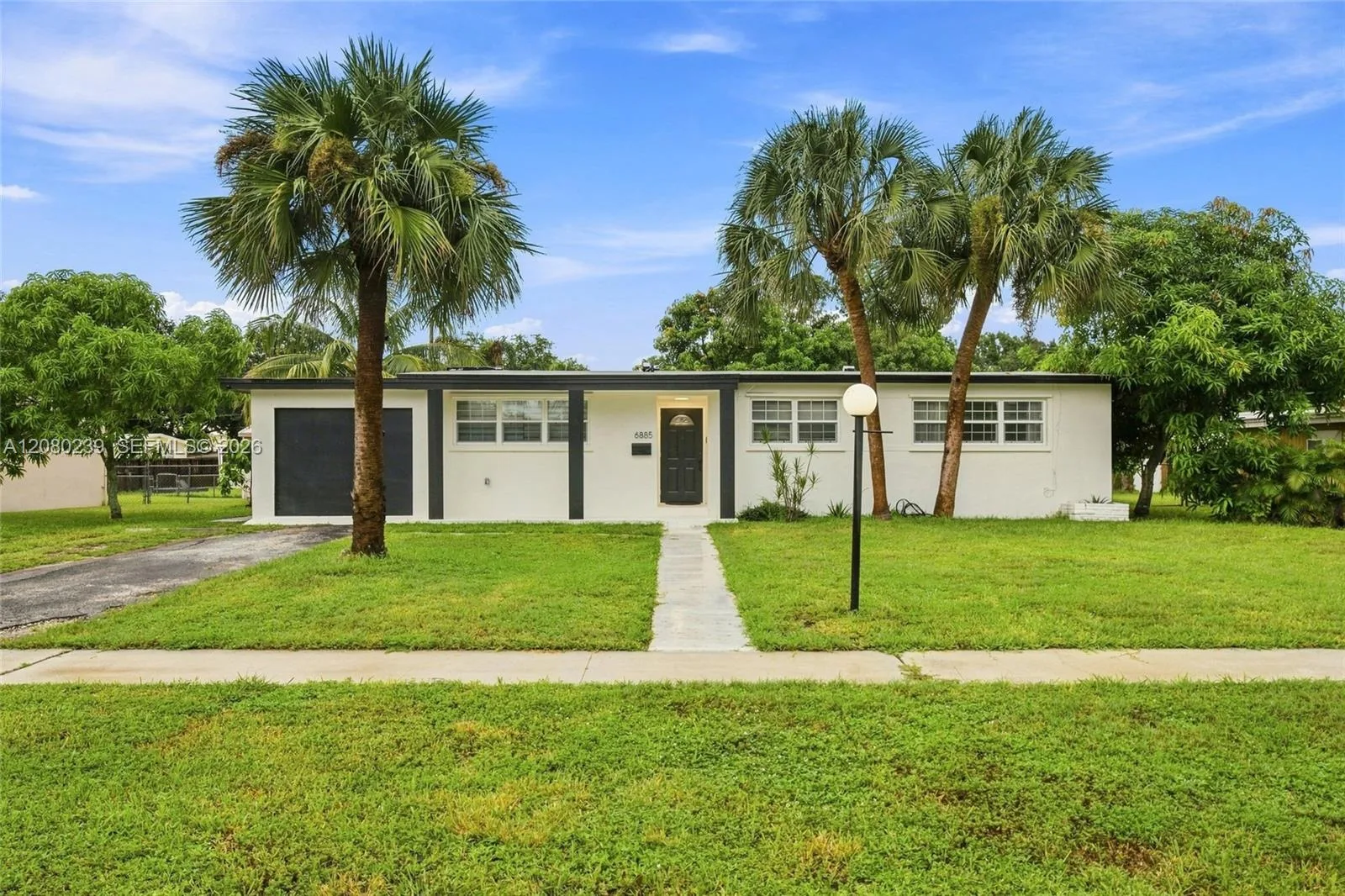 6885 NW 14th Ct, Plantation, FL 33313