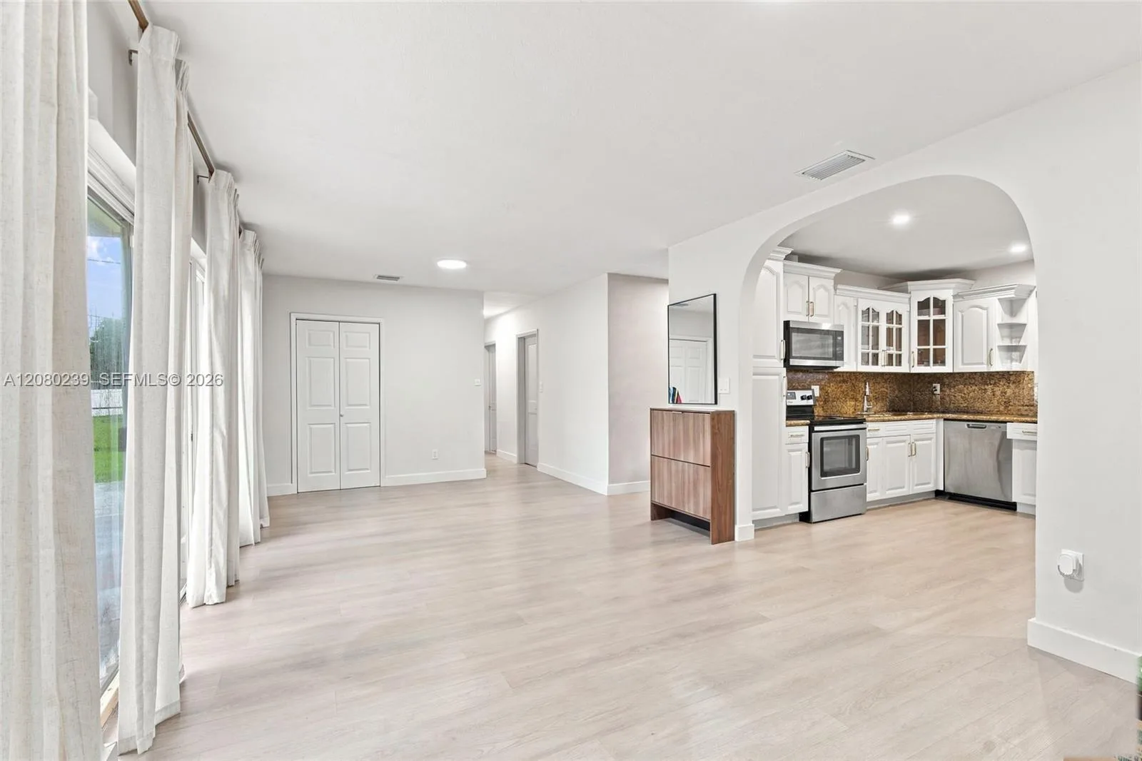 6885 NW 14th Ct, Plantation, FL 33313 photo 8