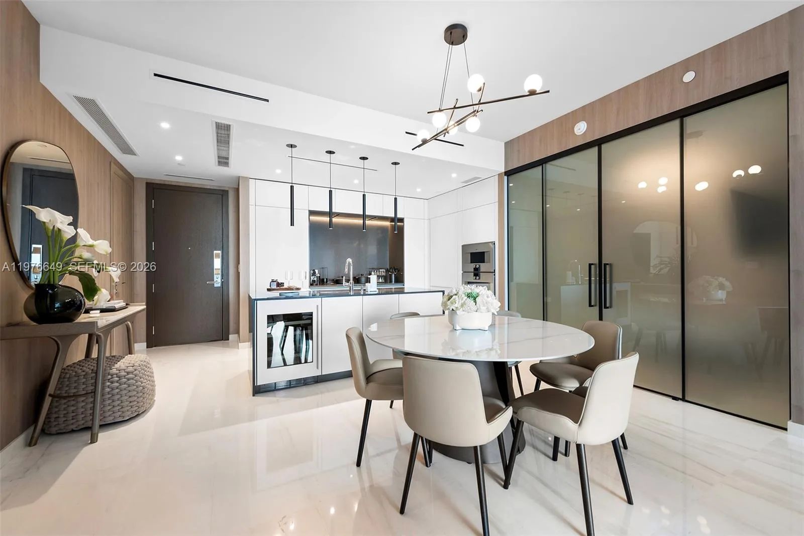 300 Biscayne Blvd Way # 1605, Miami, FL 33131 photo 5