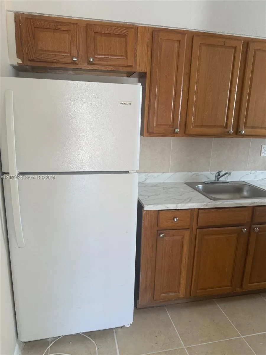 621 SW 15th Ave # 4, Miami, FL 33135 photo 4