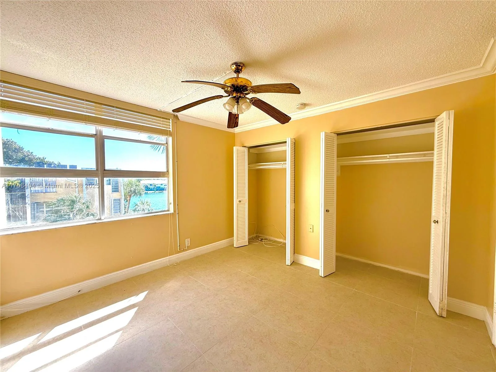 920 NE 199th St # 4J, Miami, FL 33179 photo 10