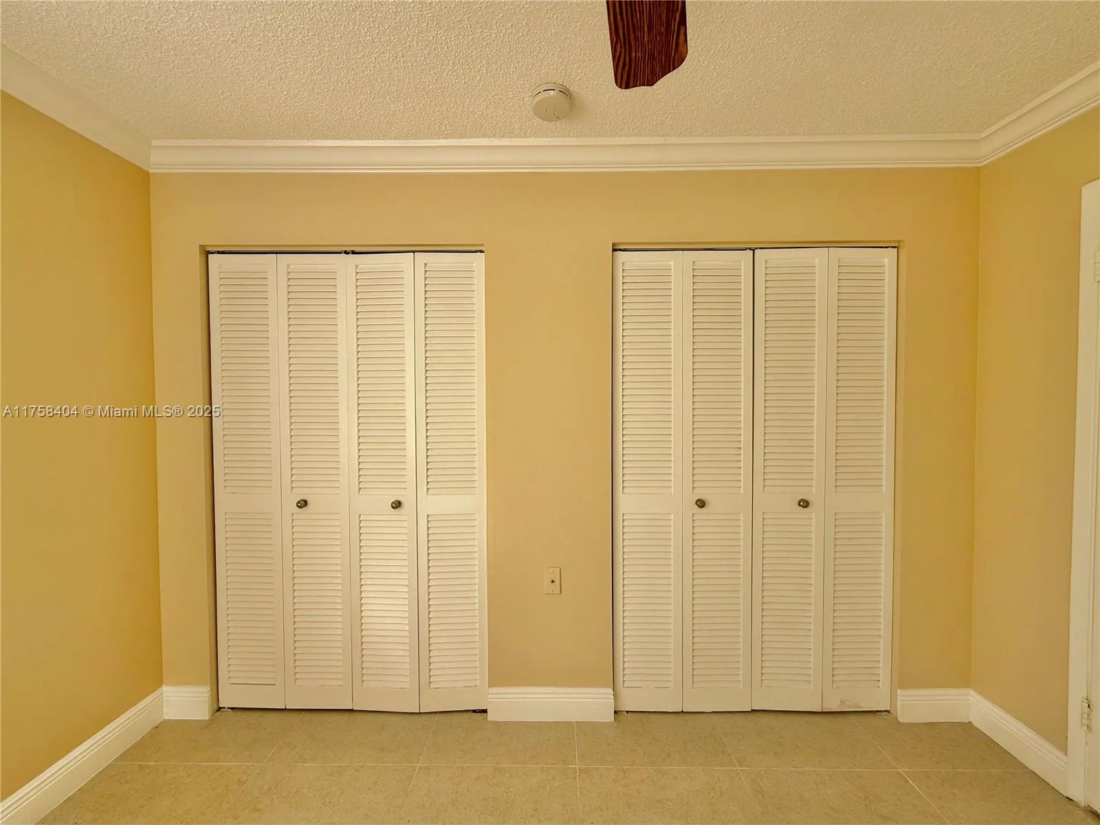 920 NE 199th St # 4J, Miami, FL 33179 photo 12