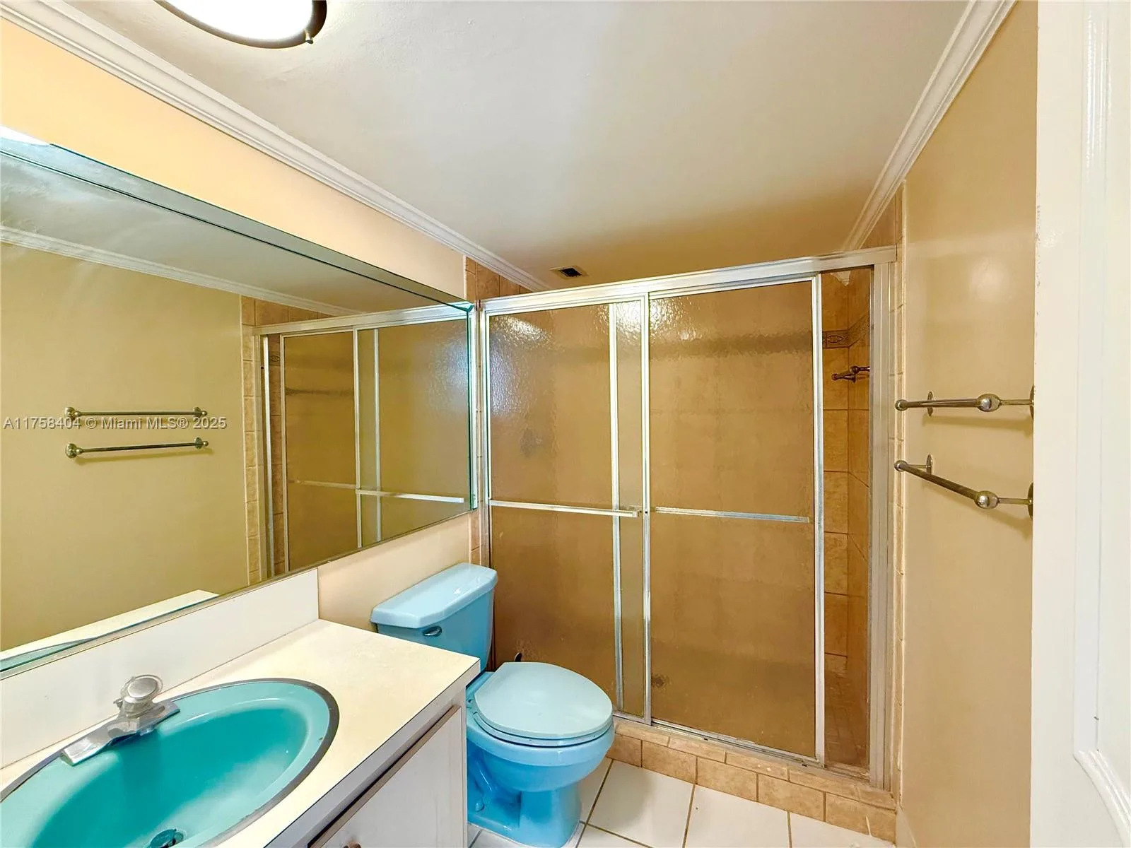 920 NE 199th St # 4J, Miami, FL 33179 photo 8