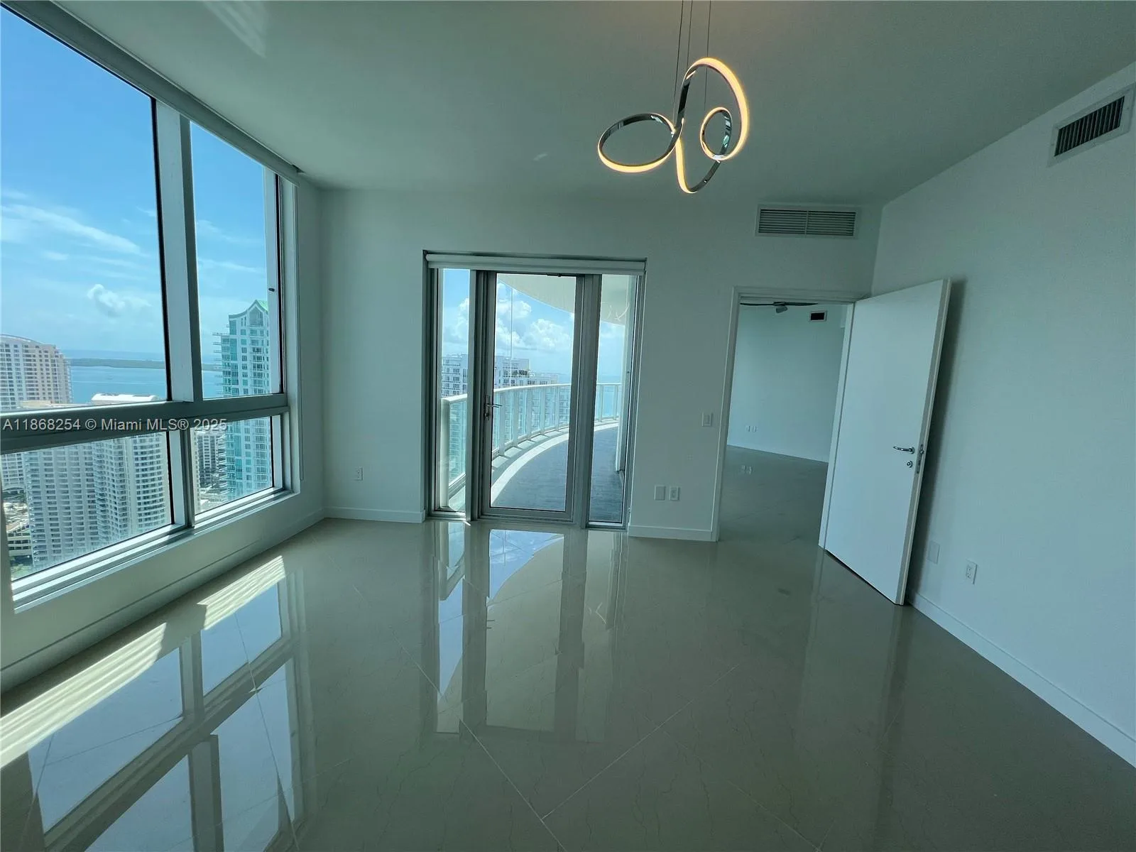 300 S Biscayne Blvd # 3710, Miami, FL 33131 photo 7