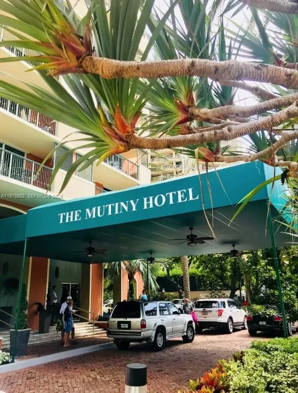 2951 S Bayshore Dr # 215, Coconut Grove, FL 33133