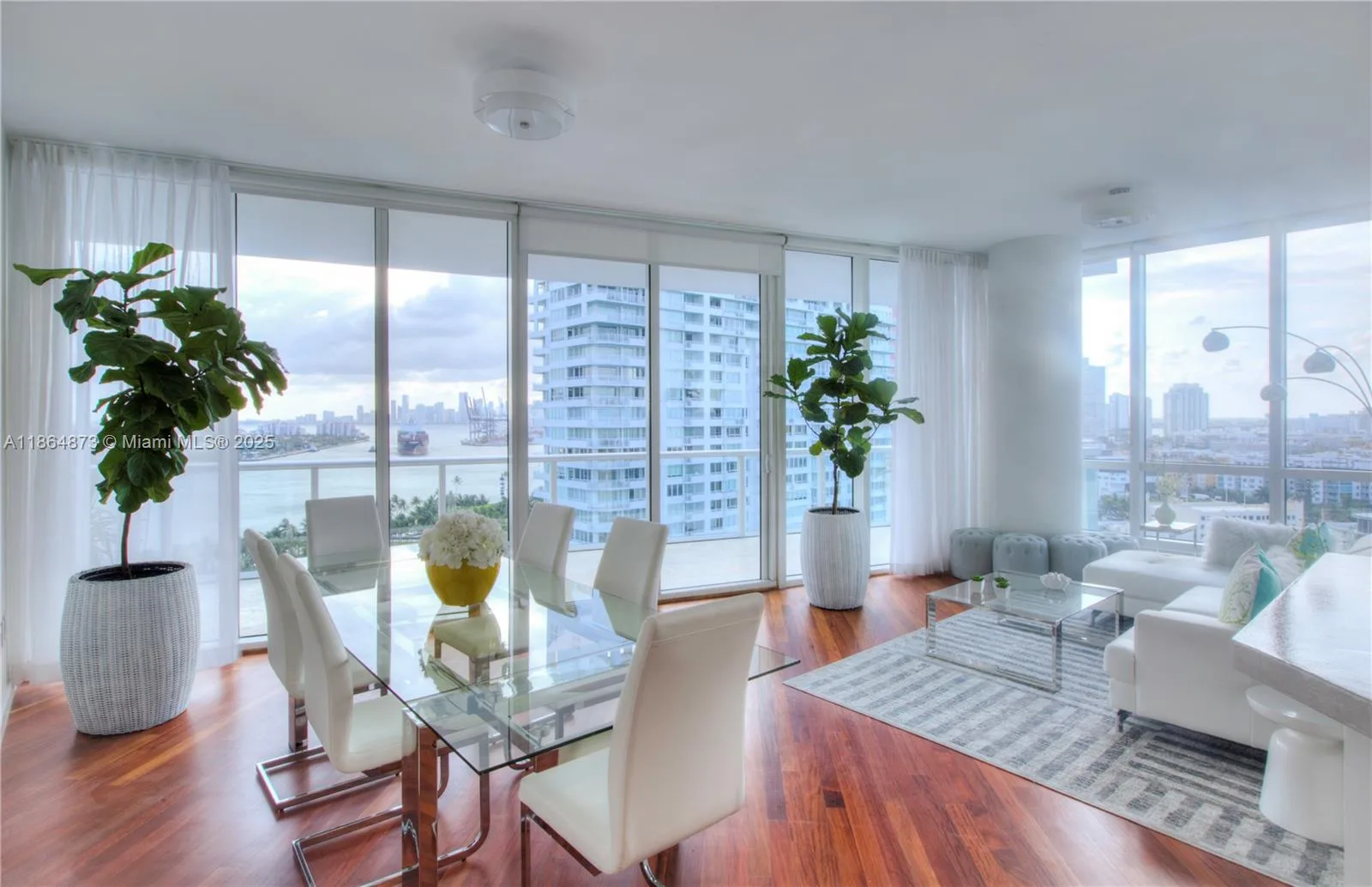100 S Pointe Dr # 1501, Miami Beach, FL 33139 photo 2