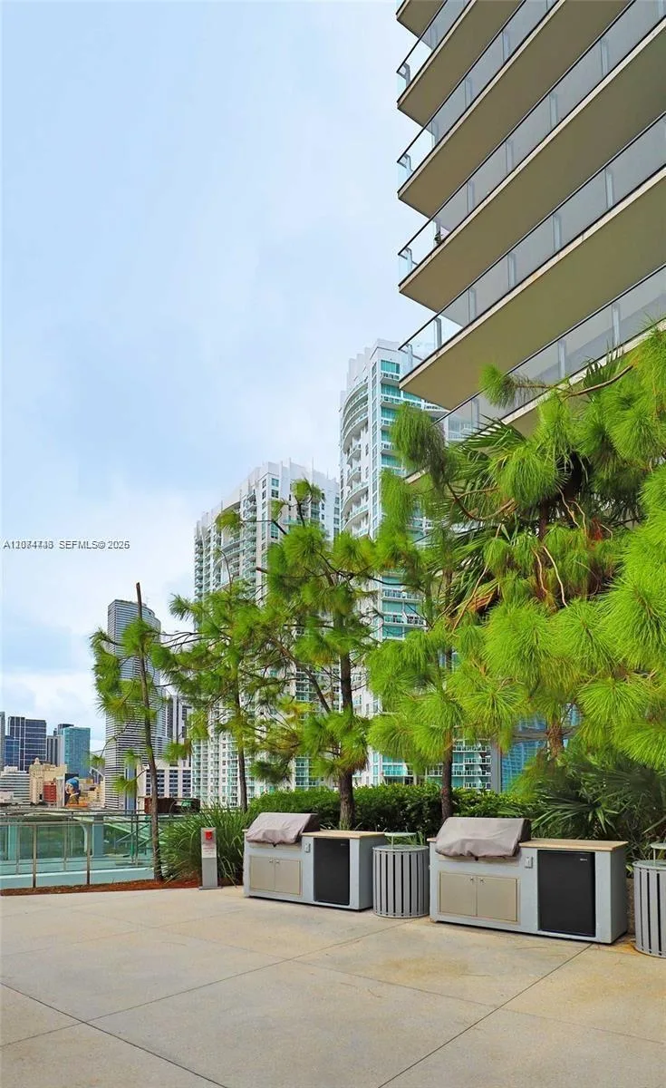 68 SE 6th St # 1008, Miami, FL 33131 photo 6