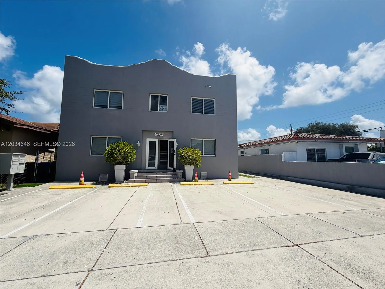 1684 SW 10th St, Miami, FL 33135