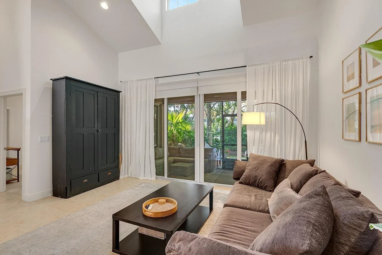 1629 Baseline Lane, Vero Beach, FL 32967 photo 2