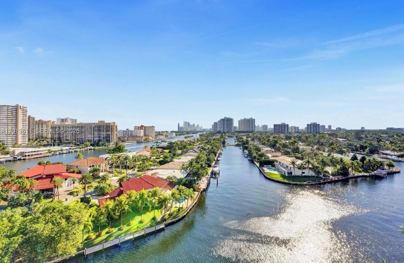 137 Golden Isles Dr # 1006, Hallandale Beach, FL 33009