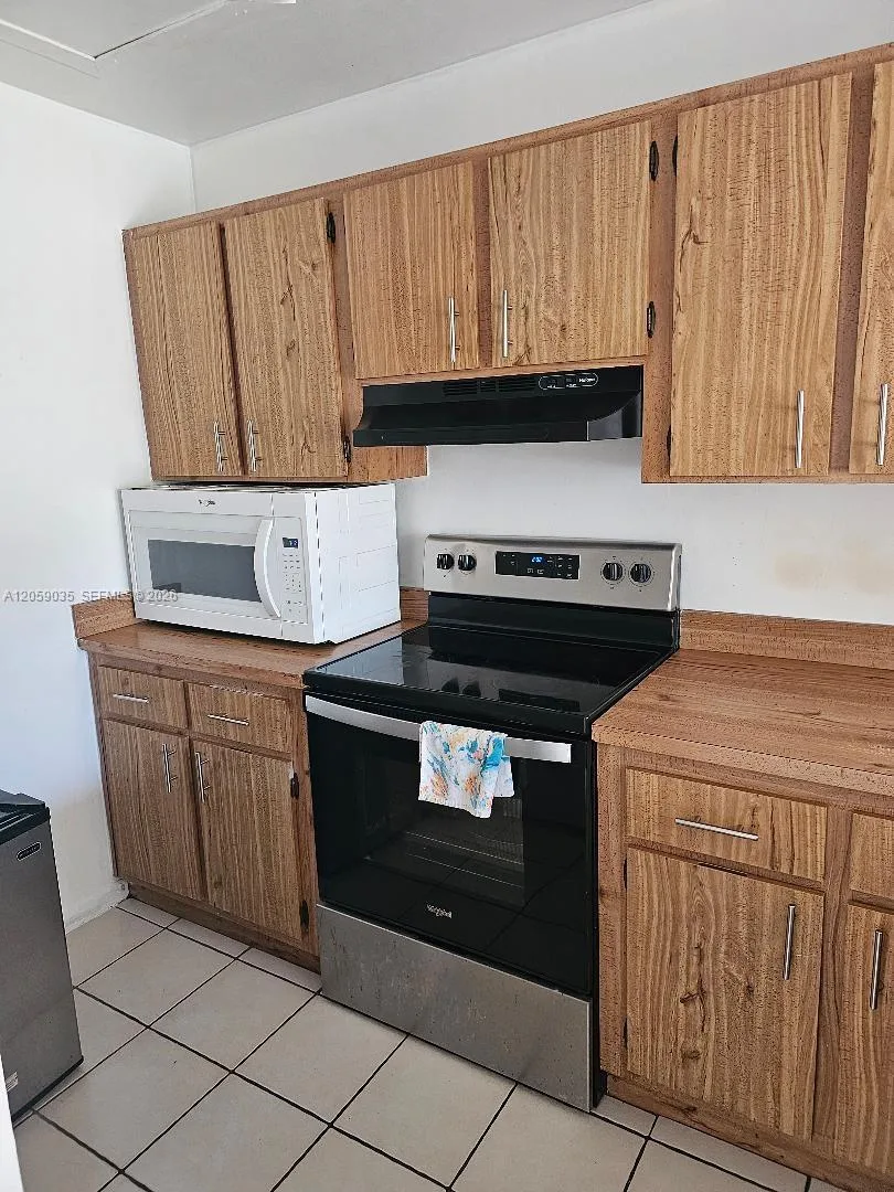 2505 W 67th Pl # 22-27, Hialeah, FL 33016 photo 2