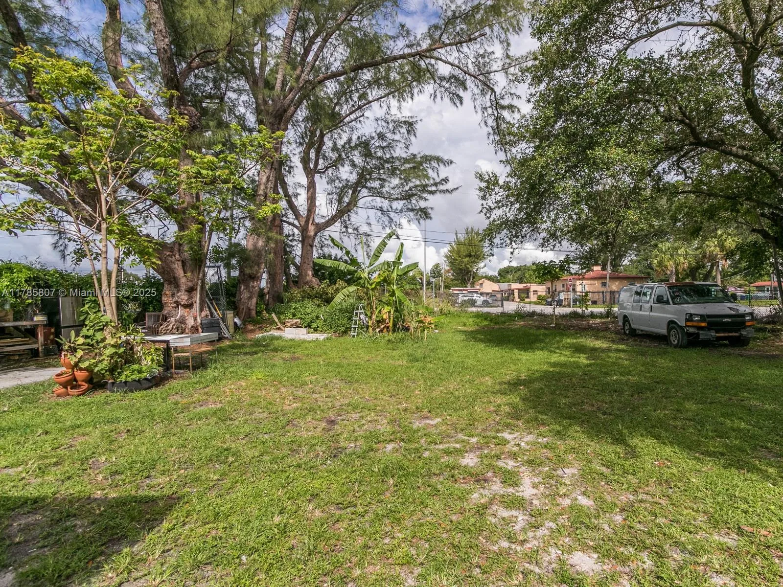 7946 NW 12th Pl, Miami, FL 33147 photo 2