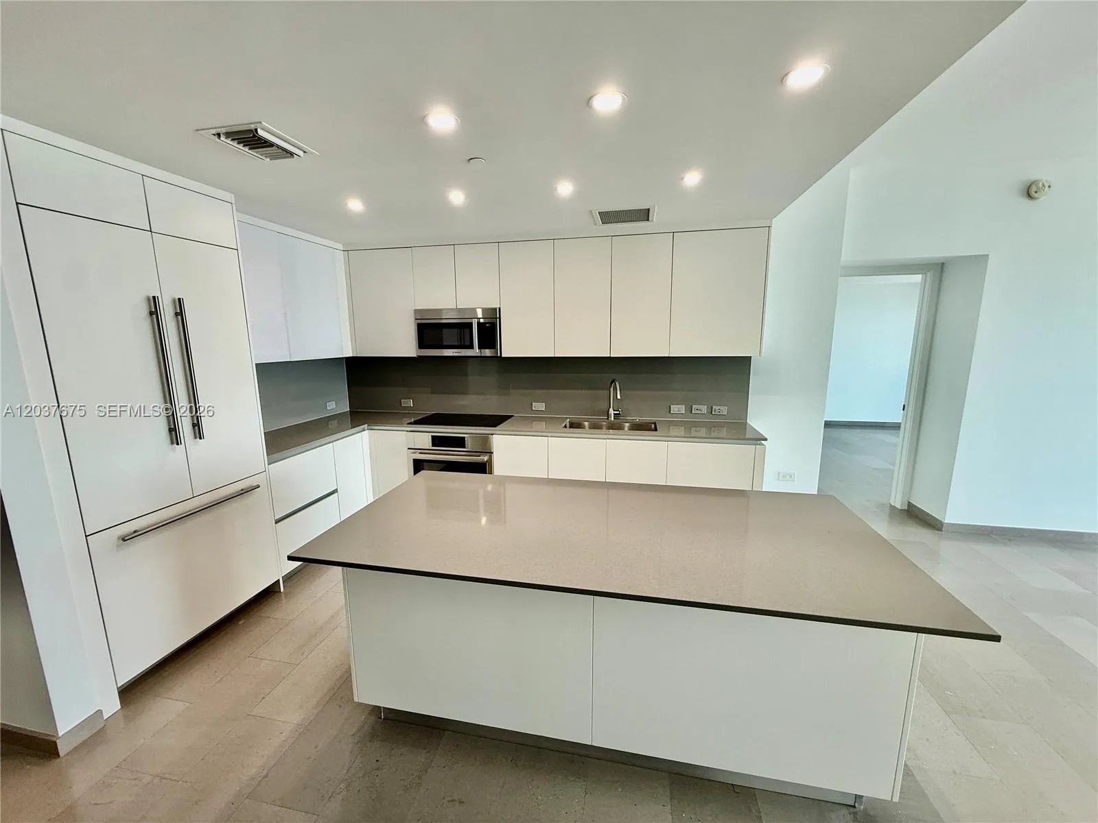 68 SE 6th St # 2707, Miami, FL 33131 photo 5