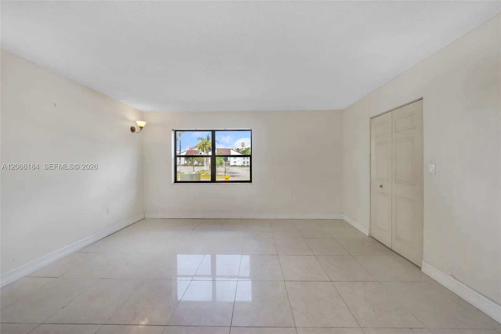 9405 Fontainebleau Blvd # 112, Miami, FL 33172 photo 9