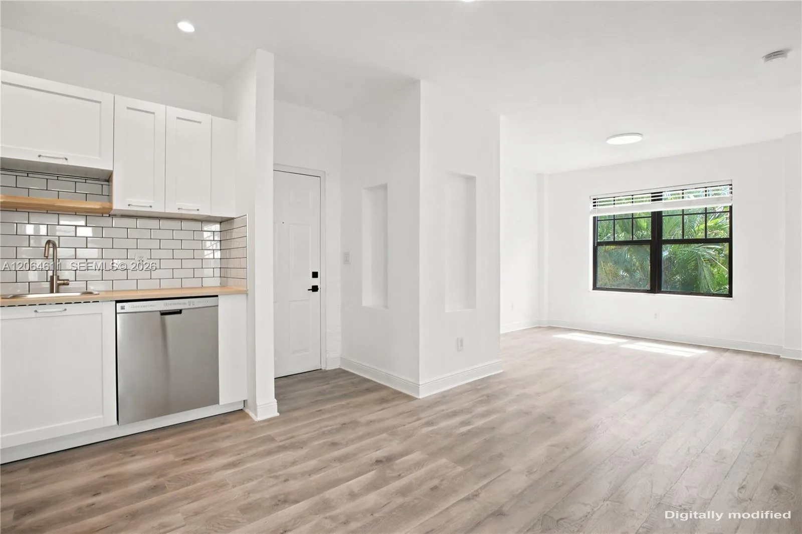 934 Michigan Ave # 209, Miami Beach, FL 33139 photo 2