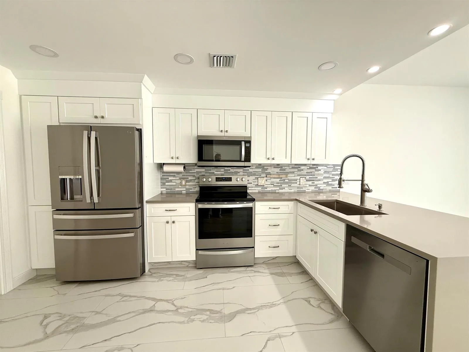 117 Waterford Drive, Jupiter, FL 33458 photo 2