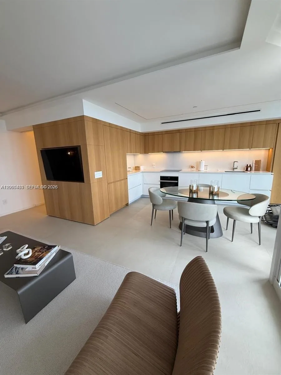 4775 Collins Ave # 3706, Miami Beach, FL 33140 photo 2