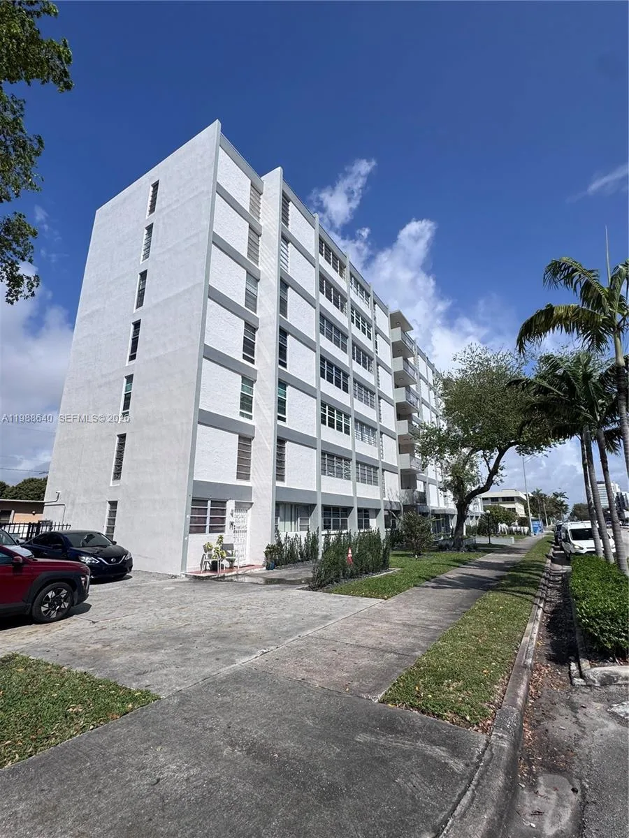 1400 SW 27th Ave # 702, Miami, FL 33145