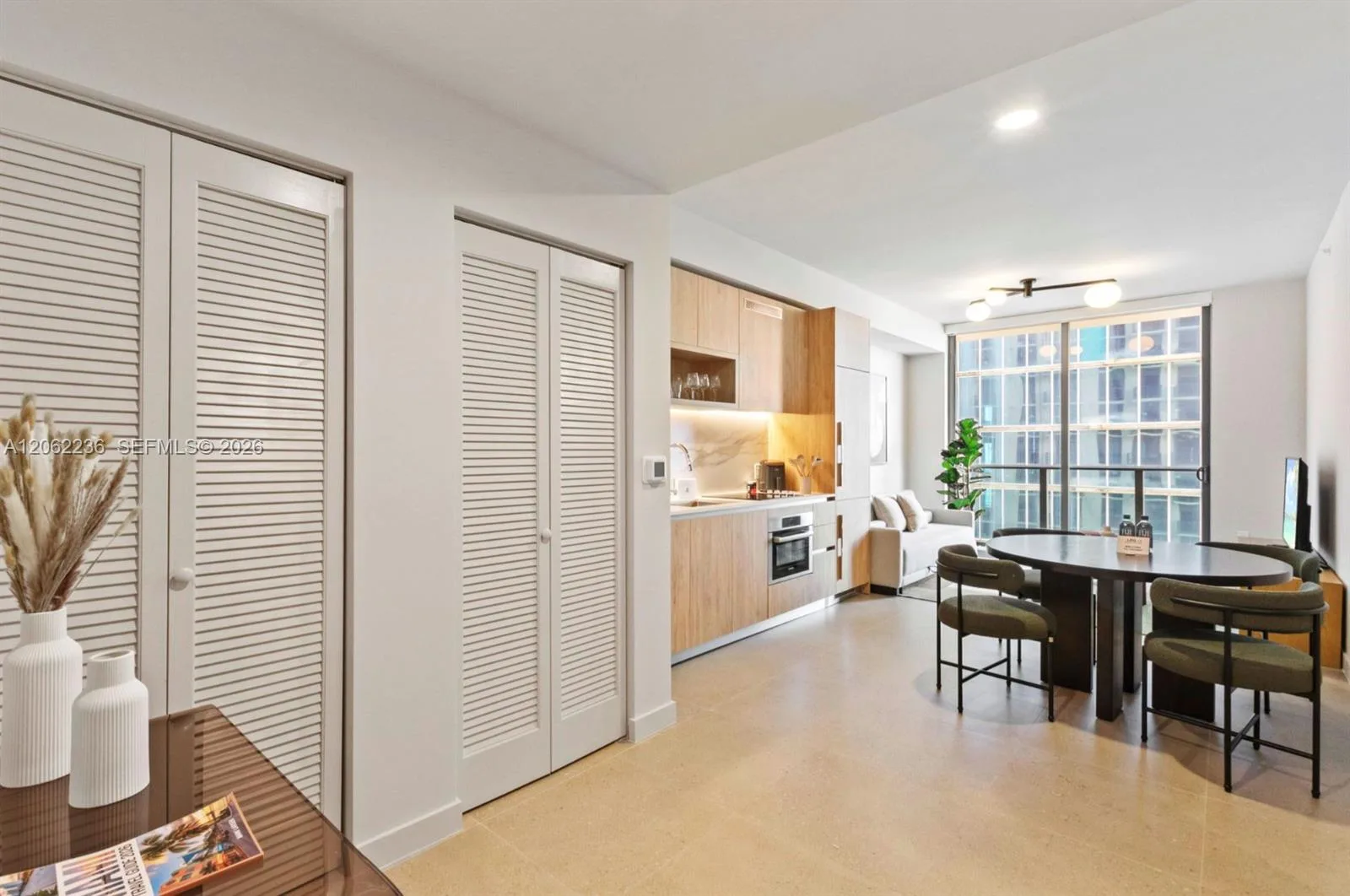 11 NE 6th St # 2303, Miami, FL 33132 photo 2