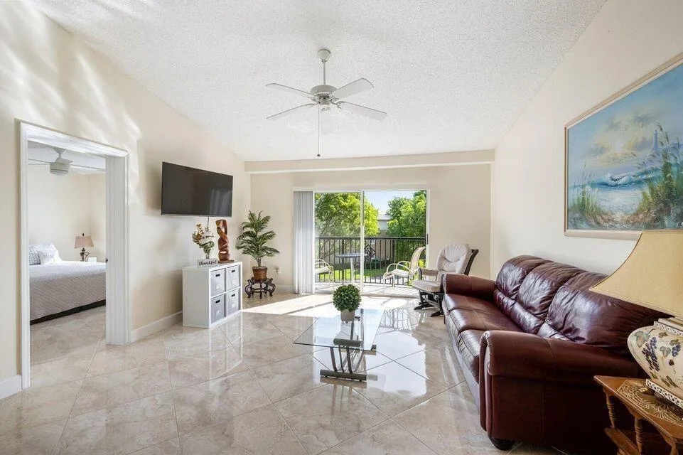 1100 Crestwood Court # 1110, Royal Palm Beach, FL 33411