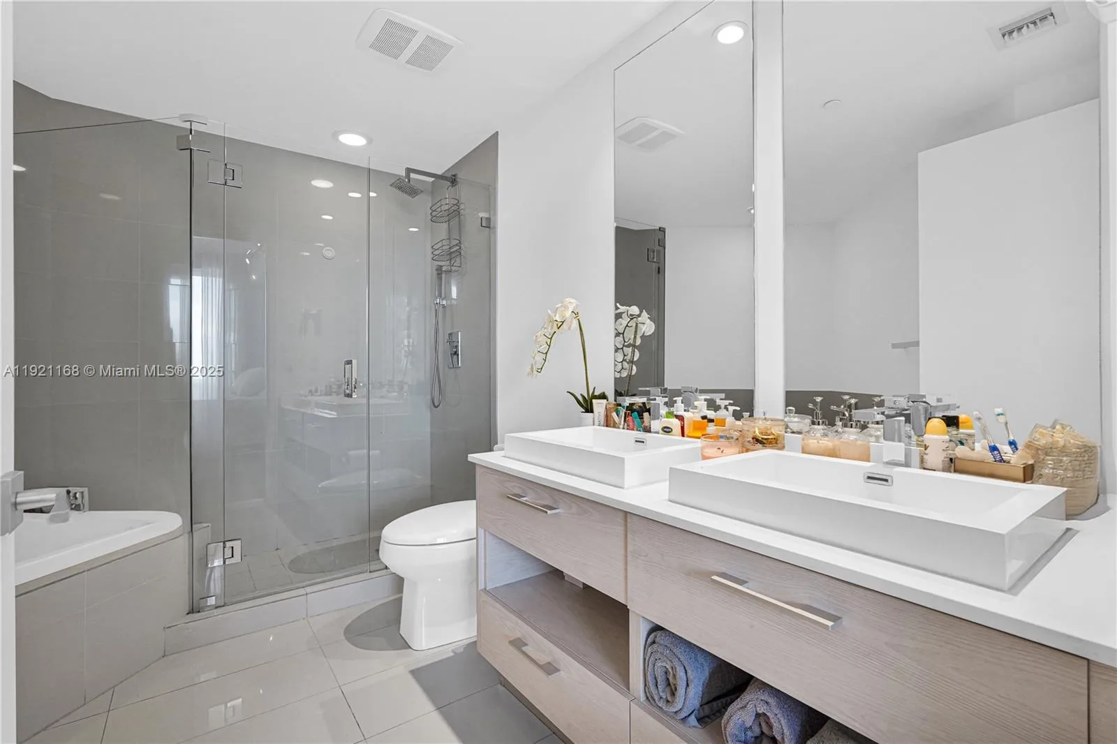 45 SW 9th St # 2901, Miami, FL 33130 photo 12