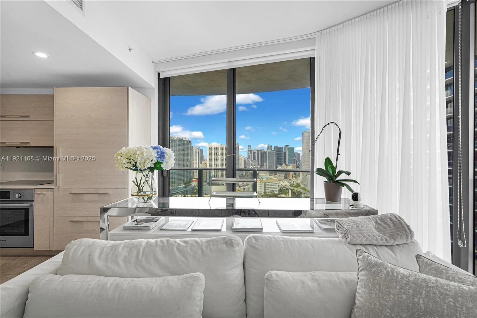 45 SW 9th St # 2901, Miami, FL 33130 photo 3