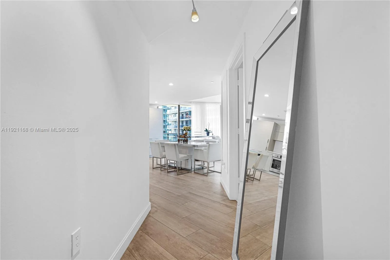 45 SW 9th St # 2901, Miami, FL 33130 photo 9
