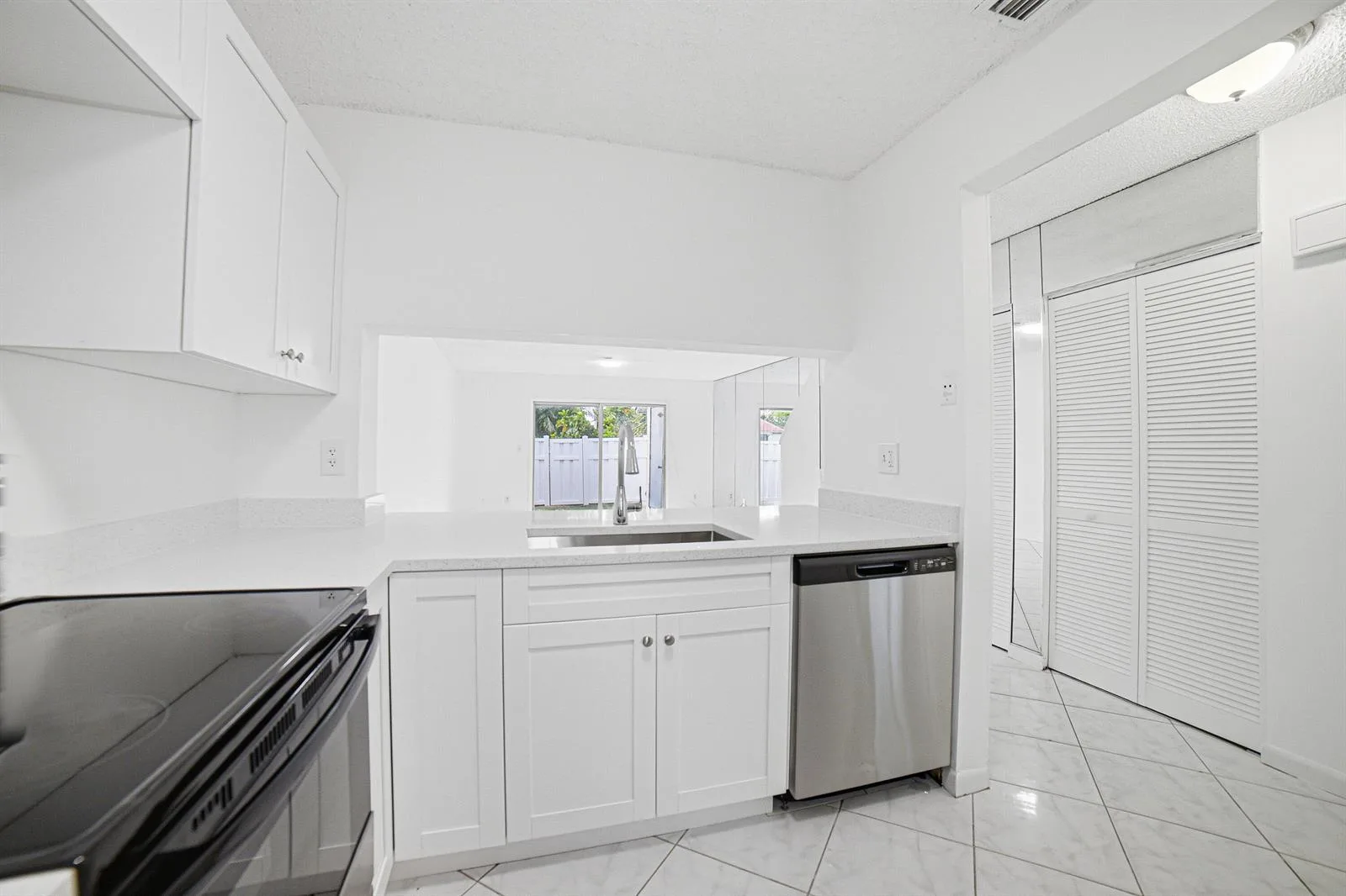 8207 FAIRWAY Road # ., Sunrise, FL 33351 photo 7