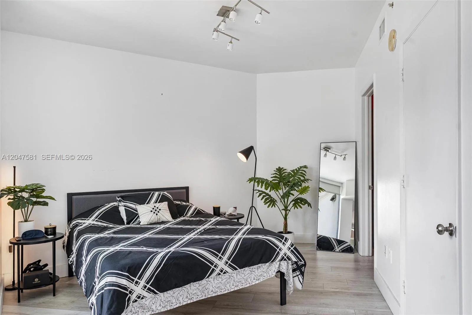 350 S Miami Ave # 2108, Miami, FL 33130 photo 12