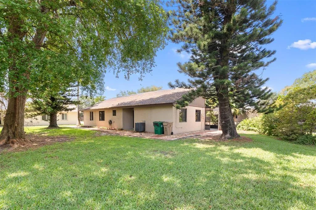 2146 Nova Village Drive, Davie, FL 33317