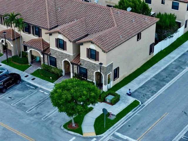 9207 W 33rd Lane, Hialeah, FL 33018 photo 3