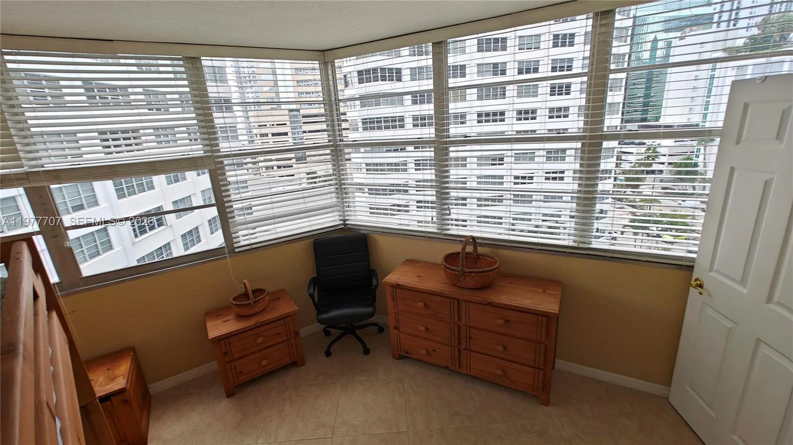 825 Brickell Bay Dr # 841, Miami, FL 33131 photo 11