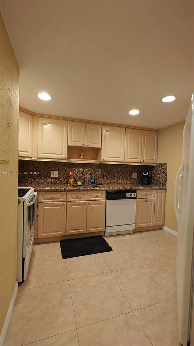 825 Brickell Bay Dr # 841, Miami, FL 33131 photo 4