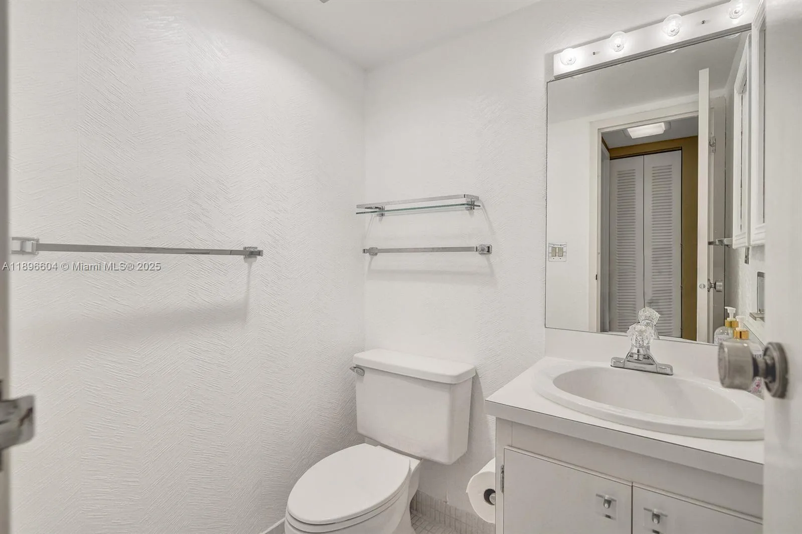 100 Bayview Dr # 230, Sunny Isles Beach, FL 33160 photo 10