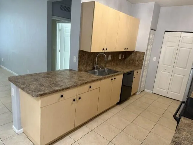 3569 FOREST HILL Boulevard # 115, Palm Springs, FL 33406 photo 11
