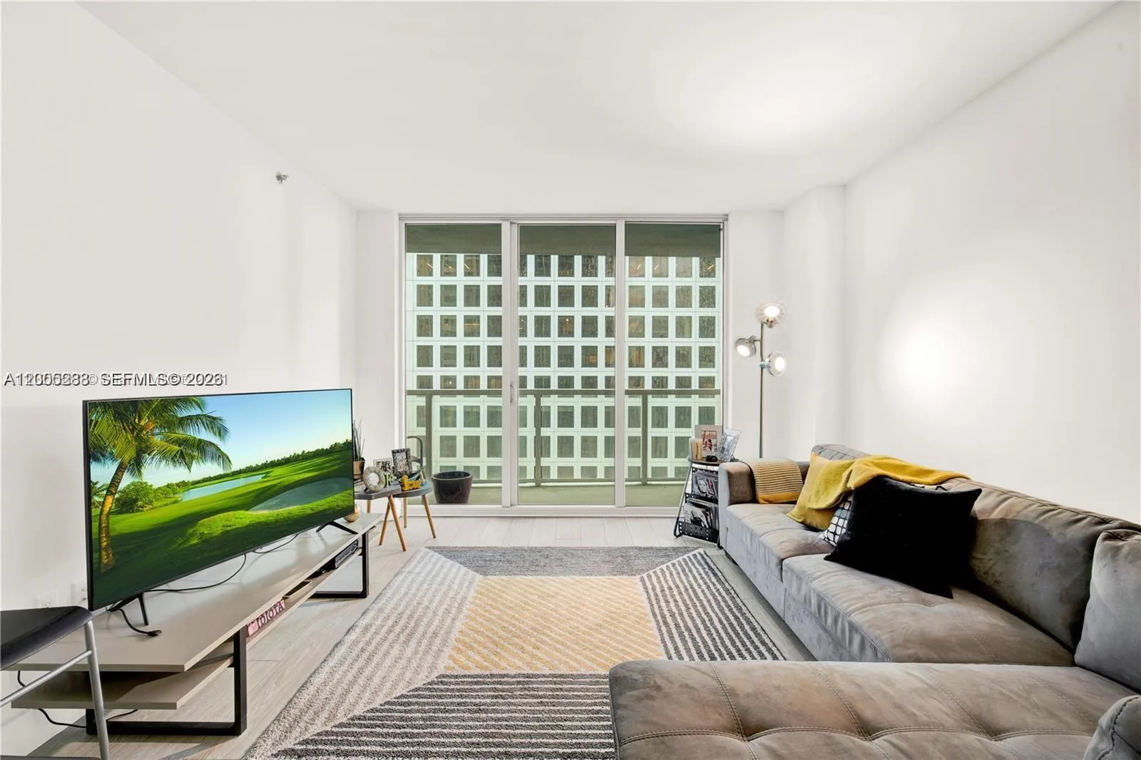 500 Brickell Ave # 3008, Miami, FL 33131 photo 13