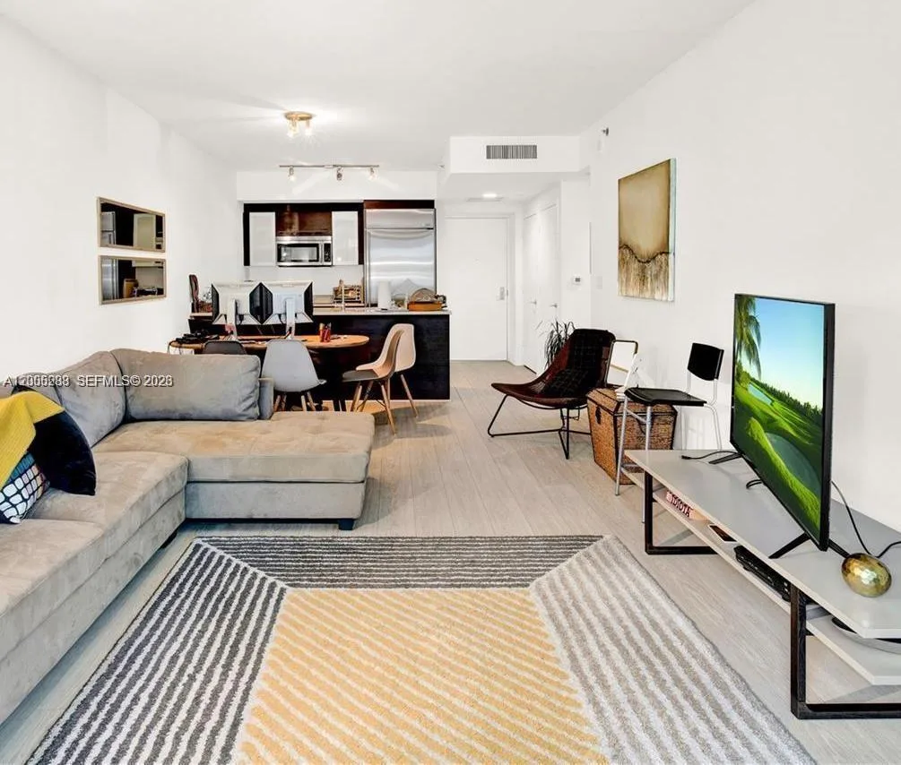 500 Brickell Ave # 3008, Miami, FL 33131 photo 5