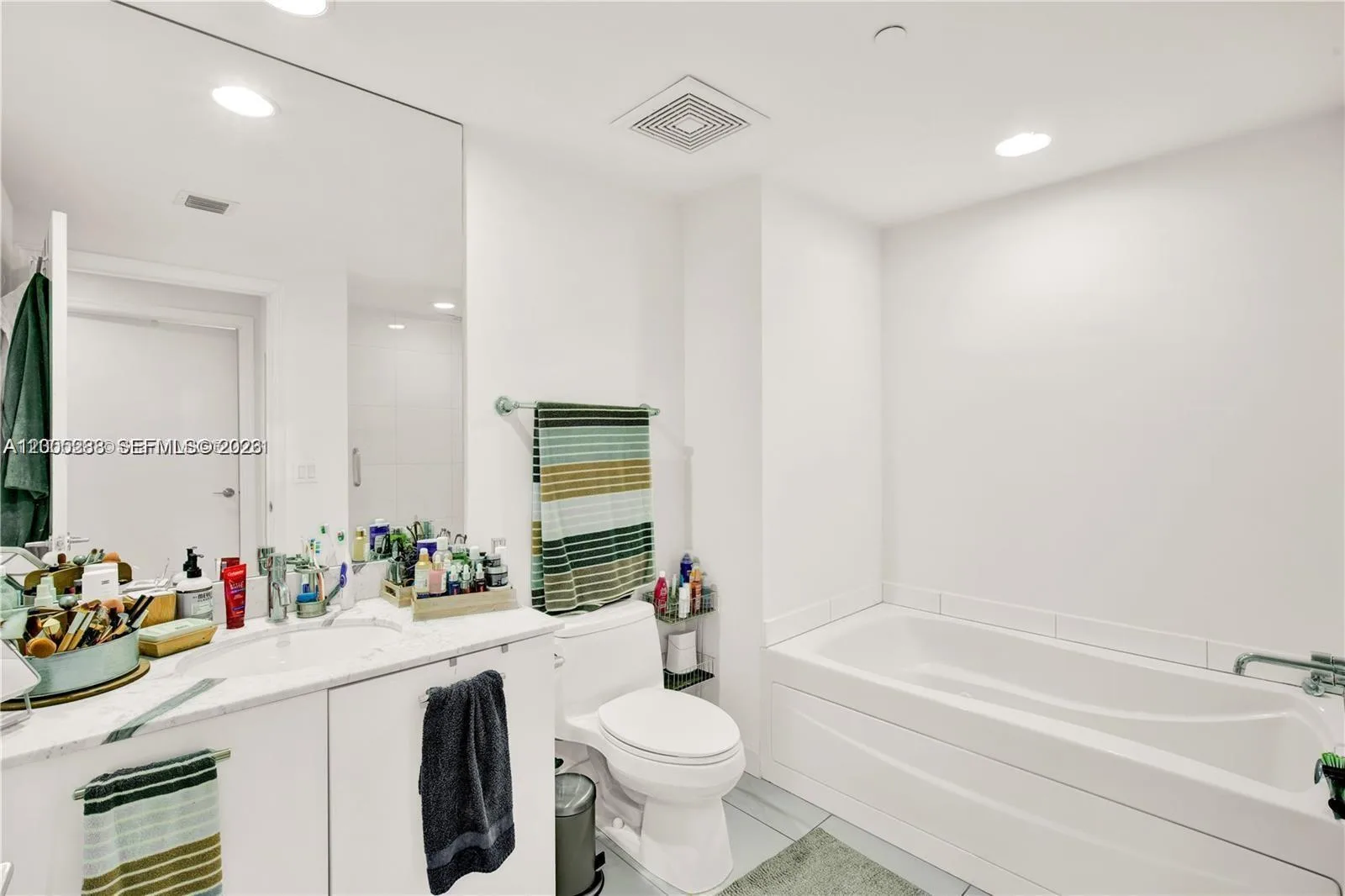 500 Brickell Ave # 3008, Miami, FL 33131 photo 7
