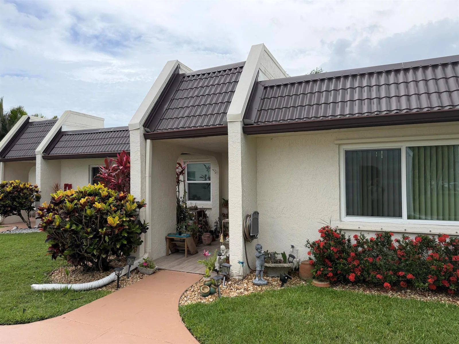 212 Lake Susan Lane, West Palm Beach, FL 33411