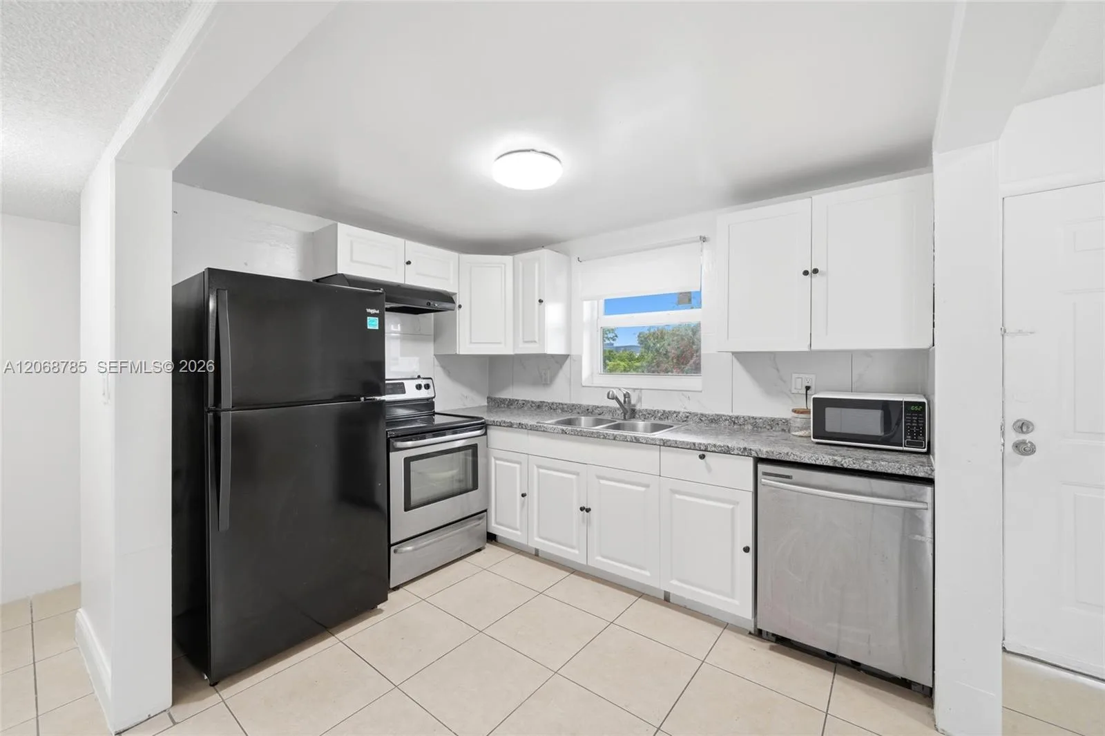 9375 Fontainebleau Blvd # L301, Miami, FL 33172 photo 7