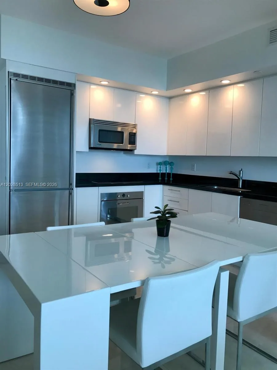 92 SW 3rd St # 3712, Miami, FL 33130 photo 3