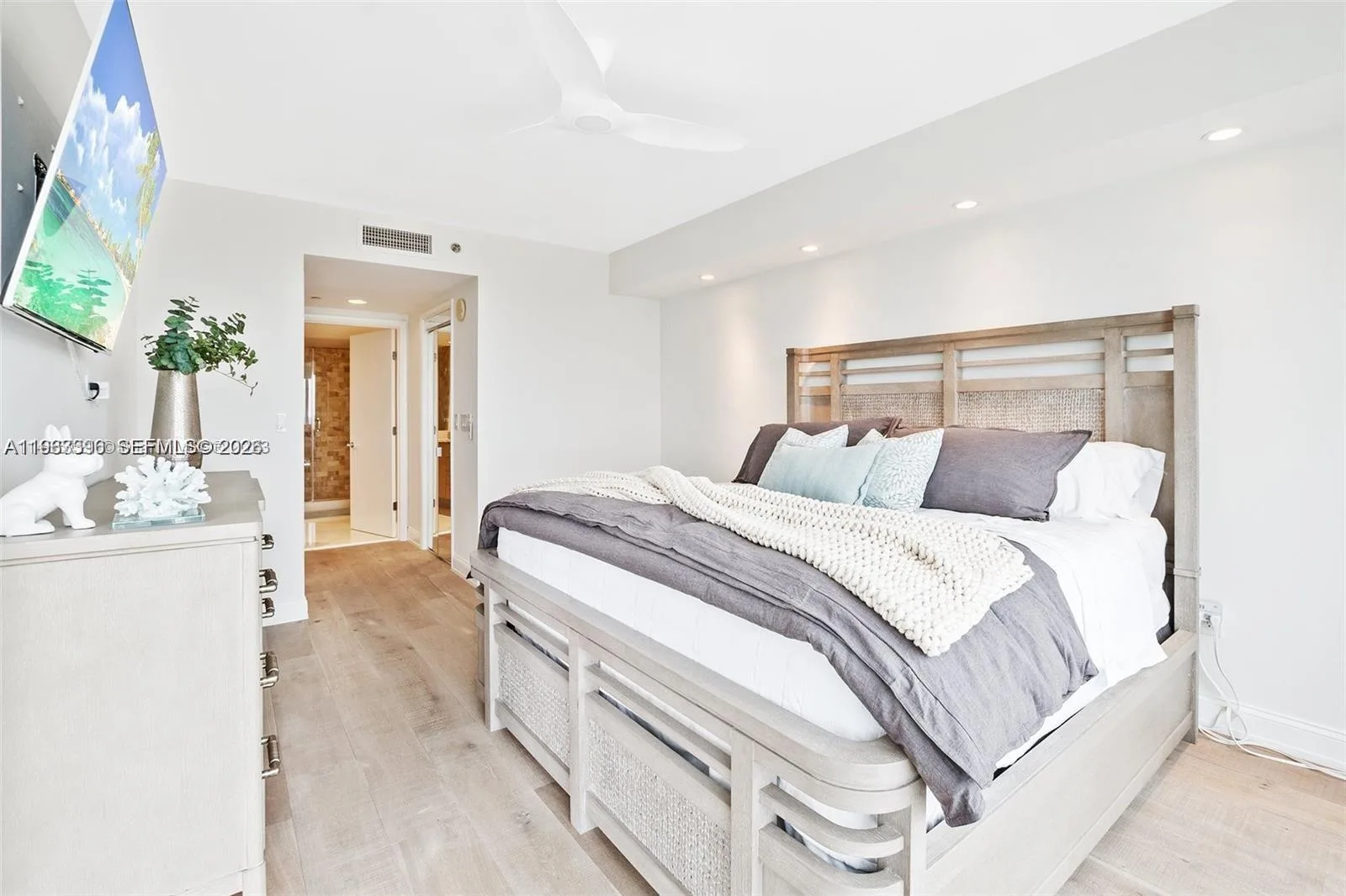 1800 S Ocean Dr # 3608, Hallandale Beach, FL 33009 photo 11