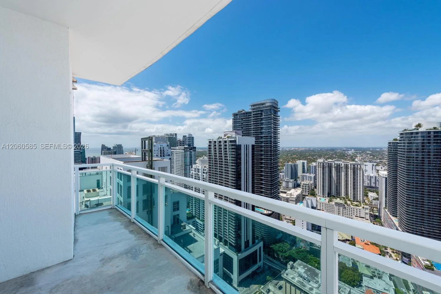 950 Brickell Bay Dr # 4801, Miami, FL 33131