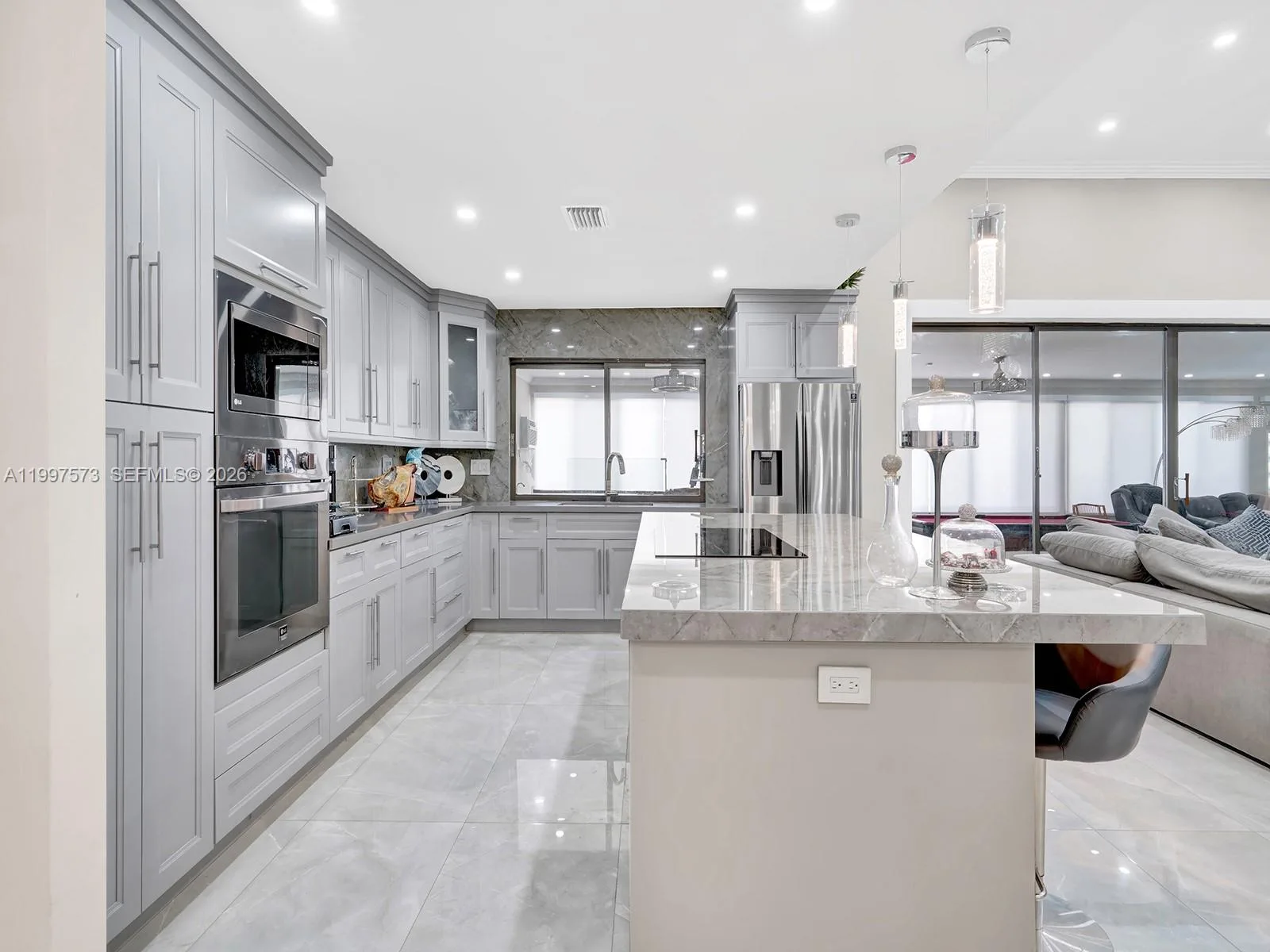 621 E Tropical Way, Plantation, FL 33317 photo 9
